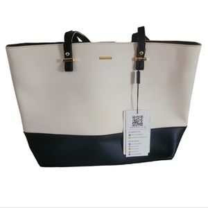 NWOT Lovevook classic & stylish purse